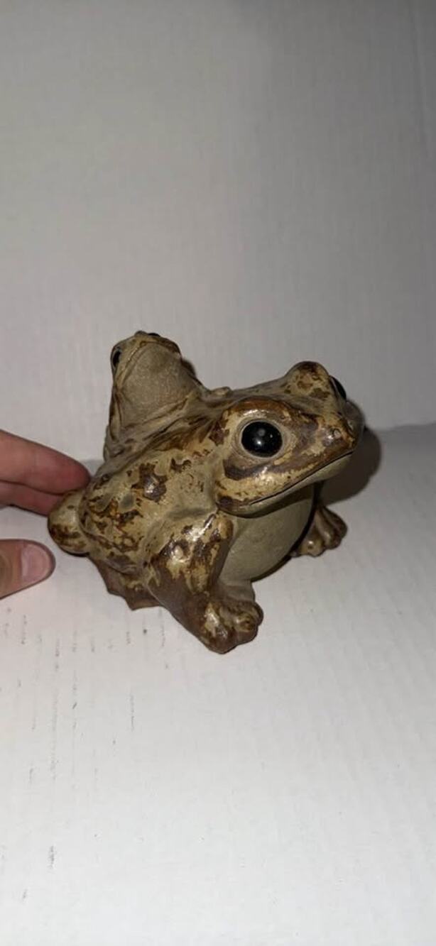 Vtg 1930's Shigaraki Ware Japan Frog Toad & Baby Realistic 3.75" Tall 4.75" Long